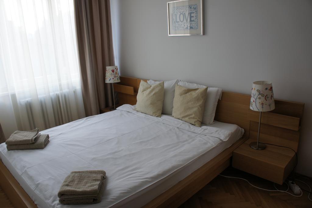 Agentia H Accommodation Бухарест Экстерьер фото